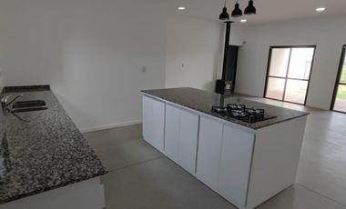 Casa a estrenar, Pueblo Esther
