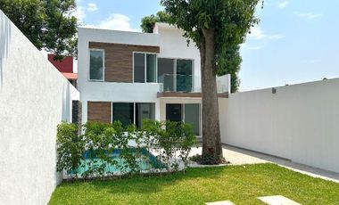Casa en venta con jardín, alberca  en Fracc. privado en Yautepec,Morelos