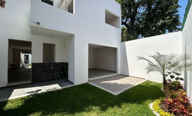 Casa en venta con jardín, alberca  en Fracc. privado en Yautepec,Morelos