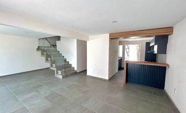 Casa en venta con jardín, alberca  en Fracc. privado en Yautepec,Morelos