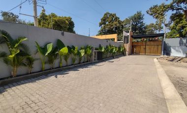 Casa en venta con jardín, alberca  en Fracc. privado en Yautepec,Morelos