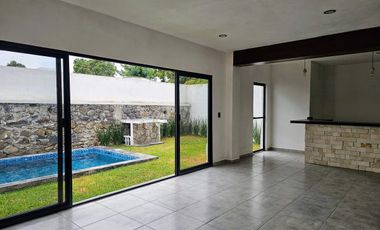 Casa con alberca, 3 recamaras en venta en Yautepec en el barrio de Ixtlahuacán