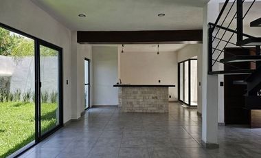 Casa con alberca, 3 recamaras en venta en Yautepec en el barrio de Ixtlahuacán