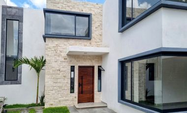Casa con alberca, 3 recamaras en venta en Yautepec en el barrio de Ixtlahuacán
