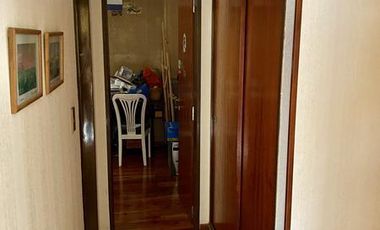 6 ambientes - Garage p/3 autos - Jardín - Vta. Dta. - Permuta - Financiación Directa!!!!!