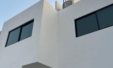 EN VENTA, CASA CON ALBERCA EN OAXTEPEC, MORELOS