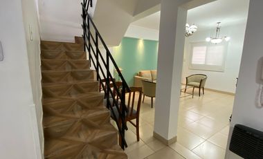 Importante casa de 4 dormitorios con pileta en VENTA en Lomas de Tafí, sector 16