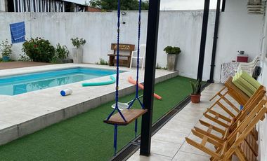 Importante casa de 4 dormitorios con pileta en VENTA en Lomas de Tafí, sector 16