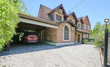 Casa en el Barrio Camino Real