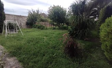 Amplia casa con terreno en  Peyrano