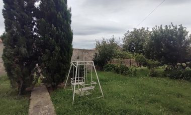 Amplia casa con terreno en  Peyrano