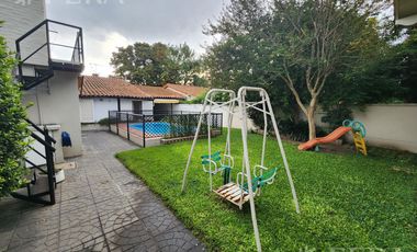 Venta casa de 3 ambientes con cochera y piscina en Quilmes