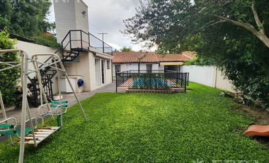 Venta casa de 3 ambientes con cochera y piscina en Quilmes