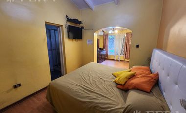 Venta casa de 3 ambientes con cochera y piscina en Quilmes