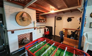 Venta casa de 3 ambientes con cochera y piscina en Quilmes