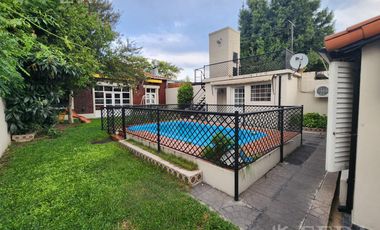 Venta casa de 3 ambientes con cochera y piscina en Quilmes