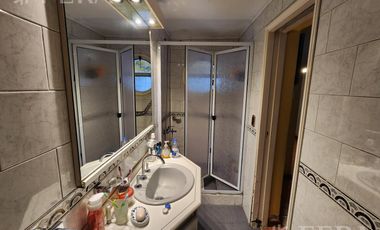 Venta casa de 3 ambientes con cochera y piscina en Quilmes