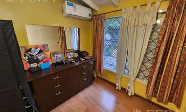Venta casa de 3 ambientes con cochera y piscina en Quilmes