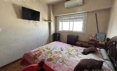 Venta departamento 3 ambientes con balcón en Avellaneda