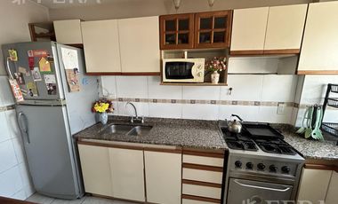 Venta departamento 3 ambientes con balcón en Avellaneda
