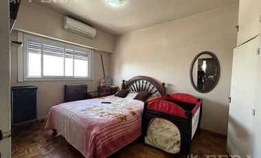 Venta departamento 3 ambientes con balcón en Avellaneda