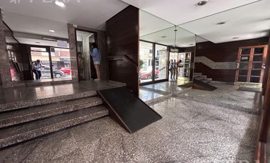 Venta departamento 3 ambientes con balcón en Avellaneda