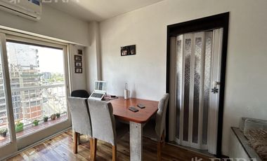 Venta departamento 3 ambientes con balcón en Avellaneda