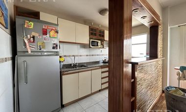 Venta departamento 3 ambientes con balcón en Avellaneda