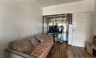 Venta departamento 3 ambientes con balcón en Avellaneda