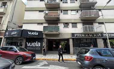 Venta departamento 3 ambientes con balcón en Avellaneda