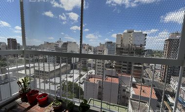Venta departamento 3 ambientes con balcón en Avellaneda