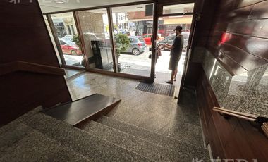 Venta departamento 3 ambientes con balcón en Avellaneda