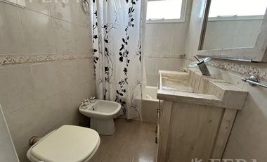 Venta departamento 3 ambientes con balcón en Avellaneda