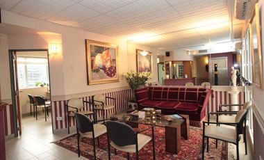 Vicente Lopez, excelente edificio institucional s/Av Libertador, ideal usos medicos, venta