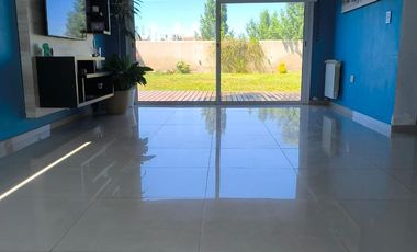 Casa en B° Pilar del Sol, Fernandez Oro