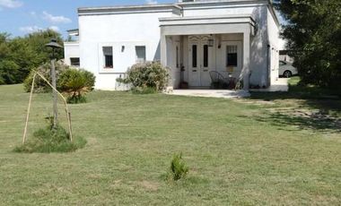 Quinta en venta - 3 Dormitorios 1 Baño - 22mts2 - Pehuajó