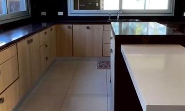 Casa 5amb con piscina - Barrio Privado Los Troncos
