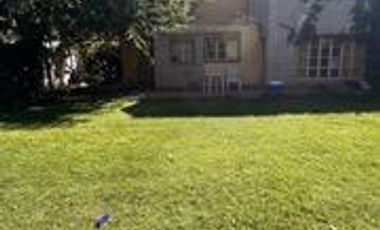 VENTA de DOS CASAS con amplio Jardín - Neuquén Capital