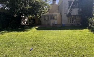 VENTA de DOS CASAS con amplio Jardín - Neuquén Capital