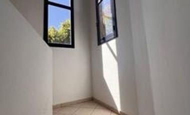 VENTA de DOS CASAS con amplio Jardín - Neuquén Capital