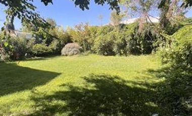 VENTA de DOS CASAS con amplio Jardín - Neuquén Capital