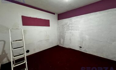 Casa en venta en san miguel con departamento 2 ambientes en planta alta