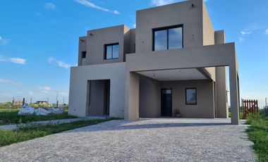 Casa en AREA 1 LOTE INTERNO - San Sebastián