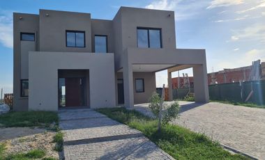 Casa en AREA 1 LOTE INTERNO - San Sebastián
