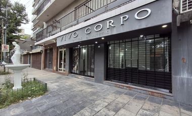 Local con doble vidriera a la calle