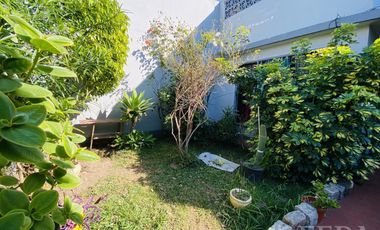 Venta de casa con cochera y terraza en Wilde