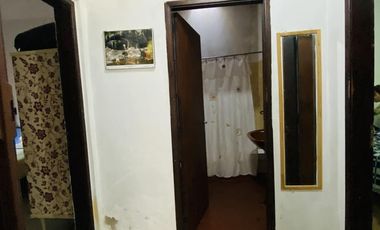 Venta de casa con cochera y terraza en Wilde