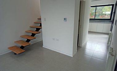 Venta - Duplex - 2 Dormitorios - B°  Miradores de Manantiales 2