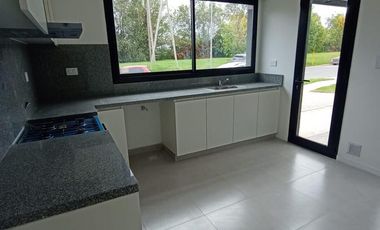 Venta - Duplex - 2 Dormitorios - B°  Miradores de Manantiales 2