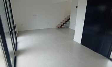 Venta - Duplex - 2 Dormitorios - B°  Miradores de Manantiales 2